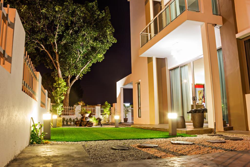 R Residence Jelutong Ngoại thất bức ảnh